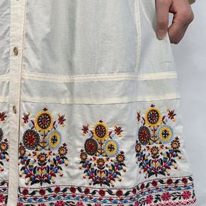 Vestido Casual de Verano para Mujer, Bordado, con Botones Delanteros, Manga Larga, Mini Vestido, Fabricante OEM - Product Image 5