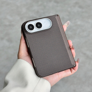 Funda Plegable V-K01 con Marco Frontal Hueco, Bisagra Abierta o Cubierta, Parte Trasera de Fibra de Aramida, Magnética para iPhone Duo - Product Image 1