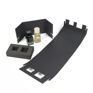 Boîte pliante pour parfum solide avec logo personnalisé, en matériau recyclé, dotée d'un revêtement intérieur en éponge et d'un insert en EVA spécialement conçu - Product Image 3