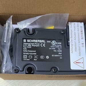 สวิตช์จำกัดการควบคุมอุตสาหกรรม Schmersal Safety Component รุ่น TZF3OE/1SS24VDC 24VDC IP67 - Product Image 1