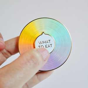 เข็มกลัดหมุนได้ ออกแบบเองได้ สำหรับงานเกย์ไพรด์ - Product Image 3