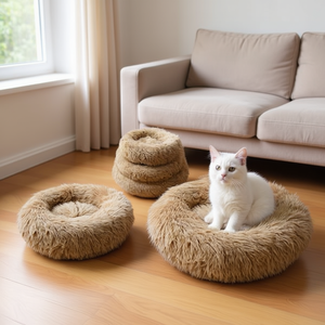 Set di Tre Cuscini Rotondi in Velluto Marrone a Motivo Pavone per Animali Domestici - Product Image 3