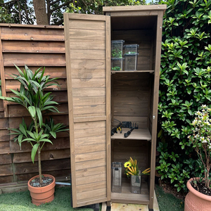 Armoire de rangement d'extérieur moderne en bois pour outils de jardin, étroite et étanche avec porte, idéale pour la cour, le jardin et la terrasse - Product Image 5