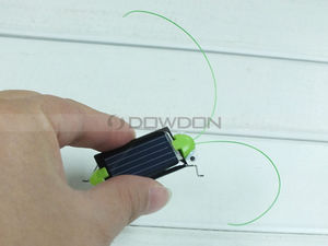 Kid Novel Locust Toy 1V 70MAh Green Grasshopper Năng Lượng Mặt Trời - Product Image 5