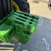 Équipement de machines agricoles d'occasion de qualité raisonnable tracteur John Deer coté 90HP avec herse
