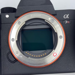 Appareil photo hybride professionnel <span class=keywords><strong>Sony</strong></span> A7R <span class=keywords><strong>III</strong></span> d'occasion avec objectif 24-70, appareil photo plein format d'occasion pour le vlogging, sortie haute définition 4K - Product Image 3