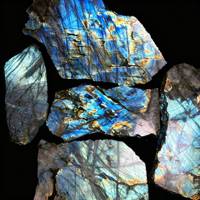 Vente en gros de plaques de labradorite naturelle bleue et violette, pierres brutes en tranche pour collection et décoration