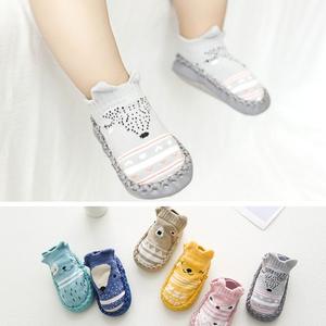 Ensemble de chaussettes pour bébé en 6 couleurs, chaussettes pour bébé mignonnes avec des animaux de dessin animé en 3D, chaussures antidérapantes pour filles et garçons - Product Image 2