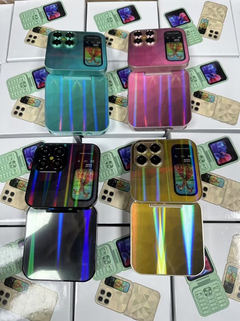 Beautiful Phone I16 Pro Dual SIM I18 Mini Phone Flip Phone Button Senior 2g Phone 2.4inch Feature F15 Folding Phone