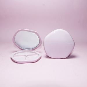 Có thể tái chế hình trái tim Blush mặt công cụ container trong suốt nhỏ gọn đa-màu Eye Shadow bảng <span class=keywords><strong>Highlighter</strong></span> bột trường hợp - Product Image 2