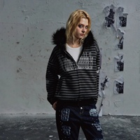 Sweat-shirt sport à capuche pour femme automne/hiver 2026 avec col en fourrure et coupe ample rayée, style gothique INS Emo
