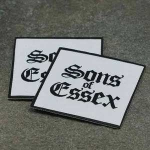 Etiqueta de Cuello Tejida Ecológica para Ropa, Etiquetas Personalizadas para Camisetas con Pliegue de un Lado y Aplicación por Presión - Product Image 4