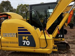 Mini-excavatrice Komatsu PC70 d'occasion, 7 tonnes, modèle 2020, origine Japon, machine à chenilles durable, facile à utiliser, composants principaux : moteur, pompe - Product Image 2