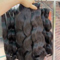 Extensions de Cheveux Humains Bruts Naturels : Lots de Cheveux Cambodgiens en Gros, Fournisseurs de Tissages de Cheveux Bouclés Birmans à Cuticules Alignées pour le Dropshipping