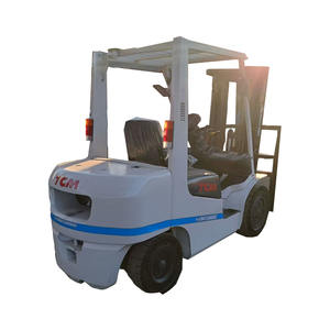 Chariot élévateur diesel TCM 30 3t à haut rendement, matériel de terrassement d'occasion avec pompe et moteur à boîte de vitesses - Prix réduit - Product Image 1