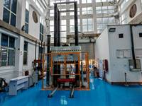 XLYW-20000F XinGuang Máquina de Ensayo Electrohidráulica Servo de Columna Larga de Alto Rendimiento con Bomba Doble y Control Dual, 1 Año de Garantía