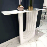 Table en marbre au style américain, console de styliste avec top en marbre, table d'hôtel en marbre blanc, moderne, décoration de la maison