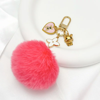 Porte-clés mignons avec pompons, porte-clés boule rose, chaînes perlées, sangles, pendentif trèfle à quatre feuilles, breloque ours pour téléphone, porte-clés moelleux