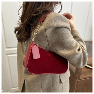 Nouveau Sac à Main <span class=keywords><strong>Femme</strong></span> Tendance avec Chaîne et Pendentif Cerise – Sac Bandoulière Élégant - Product Image 3