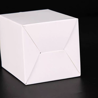Petite boîte à cartes blanche personnalisée pour vernis à ongles, emballage en carton carré de couleur unie avec impression de gaufrage