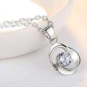 Collier pendentif trèfle rotatif pour femme, collier minimaliste avec breloque cœur, bijoux tendance, cadeau pour usage quotidien - Product Image 4