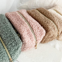 Promotion Sacs à cosmétiques moelleux Grande doublure intérieure soyeuse Pochette de maquillage en peluche douce
