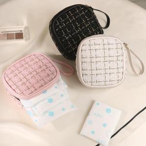 Bolsa de Maquillaje Portátil de Lujo Ligero, Exquisita Bolsa Pequeña a Cuadros, Impermeable y Resistente a la Suciedad, Venta al por Mayor - Product Image 3