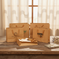 Sac en papier kraft de luxe imprimé sur mesure avec logo OEM, poignée à cordon en carton blanc, fait main, taille personnalisée, pour bijoux et chaussures de boutique
