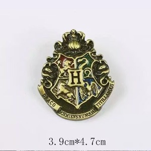 Broche Accessoire en Métal Électroplaqué avec Motif <span class=keywords><strong>de</strong></span> Chouette et Armoiries <span class=keywords><strong>de</strong></span> Maison, Style Dessin Animé Mignon et Créatif, Thème Académie Magique, avec Effet Goutte d'Huile, Vente en Gros - Product Image 3