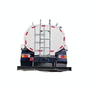 Camion-citerne Isuzu du Japon pour le transport d'<span class=keywords><strong>eau</strong></span> <span class=keywords><strong>potable</strong></span>, 5-8m³ – Camion-citerne arroseuse pour les rues - Product Image 6