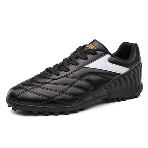 <span class=keywords><strong>2022</strong></span> zapatos <span class=keywords><strong>de</strong></span> fútbol personalizables para hombres AG USA tacos parte superior sintética y plantilla <span class=keywords><strong>de</strong></span> goma botas <span class=keywords><strong>de</strong></span> fútbol <span class=keywords><strong>de</strong></span> varias estaciones OEM barato - Product Image 1