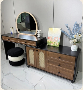 Tocador Moderno de Mediados de Siglo, Consola de Maquillaje de MDF con Espejo Redondo y Puerta de Ratán con Almacenamiento para Dormitorio u Hotel - Product Image 3