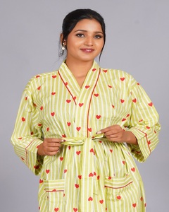 Robe kimono en coton bleu de style romantique, grande taille, imprimé floral fait main, robes décontractées disponibles en gros - Product Image 2