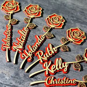 Regalo Personalizzato con Nome in Rosa, Etichette Personalizzabili per Feste, Decorazione da Tavolo, Romantico per San Valentino, Fiore in Acrilico e Betulla - Product Image 1