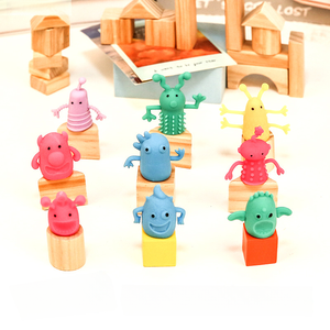Divertido colorido <span class=keywords><strong>monstruo</strong></span> marionetas <span class=keywords><strong>de</strong></span> dedo elástico suave goma TPR juguete cápsula expendedora novedad muñeca juguetes para niños - Product Image 4