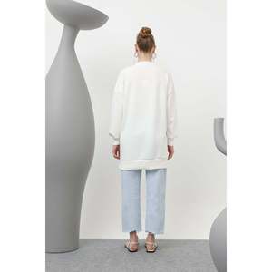 Tunique élégante écru pour femme avec détails en pierres adhésives sur le devant, confortable et stylée pour tous les jours et les occasions spéciales - Product Image 5