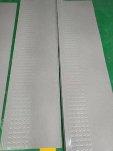 أغطية درج مطاطية عالية الجودة مضادة للانزلاق مصنوعة من المطاط الطبيعي مع نتوءات - Product Image 3