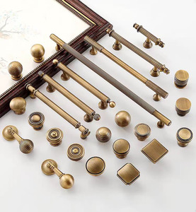 Maniglie e Pomelli per Mobili in Bronzo Massiccio, Maniglie per Armadi in Ottone Anticato, Maniglie per Cassetti - Offerta Speciale - Product Image 1