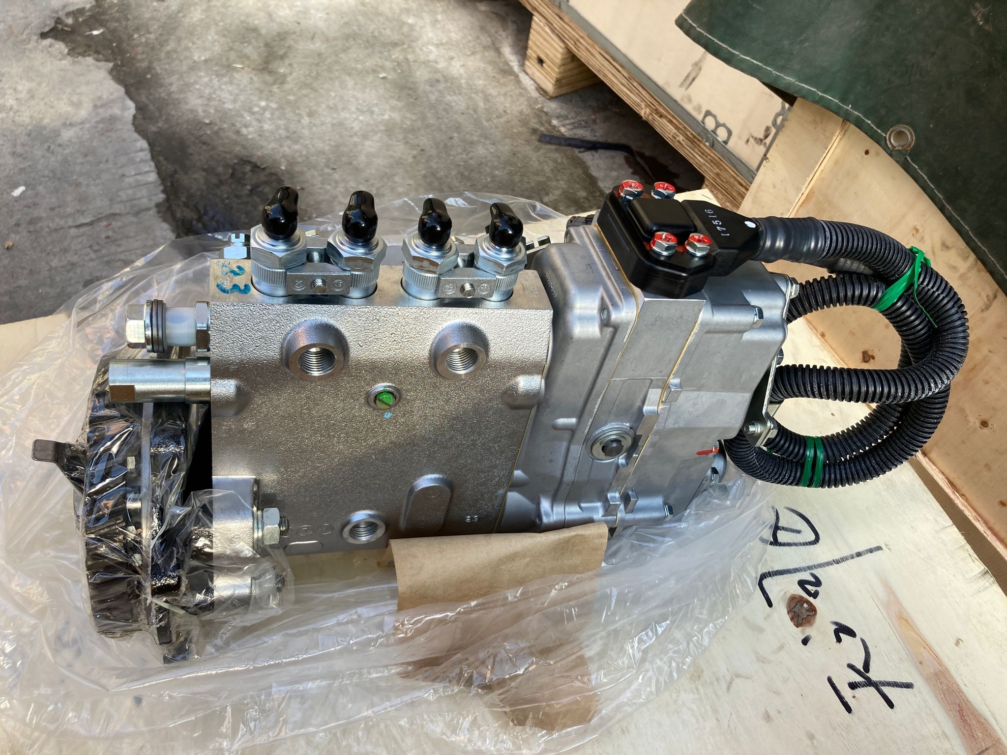 Genuine Excavator Spare Parts - Fuel Injection Pump 4BG1T