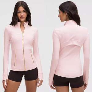 Aanpasbare Crèmekleurige Yogajack Met Volledige Ritssluiting Voor Dames-Atletisch Jack Met Gouden Ritsen, Rekbare Gym En Dagelijkse Kleding - Product Image 2