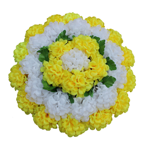 Corona Fúnebre <span class=keywords><strong>de</strong></span> Plástico <span class=keywords><strong>de</strong></span> 45 cm Decorada con <span class=keywords><strong>Flores</strong></span> Artificiales, Diseño <span class=keywords><strong>de</strong></span> Corona Fúnebre con LED - Product Image 1