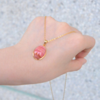 Pendentif ovale en cristal de rhodochrosite argentine de 18mm en argent 925 plaqué serti de bijoux de guérison pour femmes pour l'équilibre énergétique de l'amour
