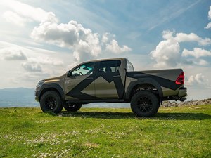 Camioneta <span class=keywords><strong>Toyota</strong></span> Hilux Arctic Trucks AT33 Versión Limitada Diésel Doble Cabina 4 Puertas 5 Asientos Vehículo Todoterreno Extremo Usado - Product Image 5