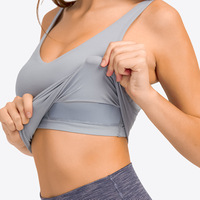 Soutien-gorge de sport Double couche pour femmes Nude Tight Ladies Gym Crop Top avec coussinets fixes Compression extensible et aligner Built Bra Tank Top