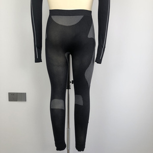 Ensemble de couches de base sans couture pour hommes <span class=keywords><strong>sous</strong></span>-vêtements thermiques évacuant l'humidité haut et pantalon chauds d'hiver pour le <span class=keywords><strong>ski</strong></span> - Product Image 4