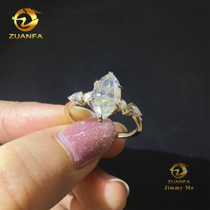 <span class=keywords><strong>Anello</strong></span> di Fidanzamento <span class=keywords><strong>Personalizzato</strong></span> in Oro Giallo 9k GRA, Elegante e Lussuoso, con Diamante Moissanite VVS1 da 2ct Taglio Marquise+Pera - Product Image 3