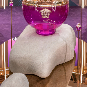 บูธแสดงสินค้าความงามแบบกำหนดเอง ขนาด 10x20 ฟุต หรูหรา ทำจากไม้ พกพาสะดวก พร้อมพิมพ์ลายด้วยเทคนิค Dye Sublimation สำหรับงาน <span class=keywords><strong>Cosmoprof</strong></span> - Product Image 6