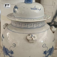 Vase de table en porcelaine Art Déco fait main, style traditionnel chinois bleu et blanc, avec motifs de doubles dragons jouant avec une boule de perles, pot à gingembre antique, motif lion
