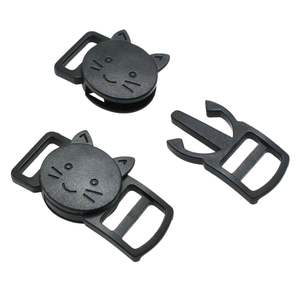 Boucles de ceinture détachables en plastique pour collier - Product Image 2