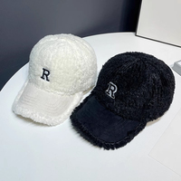 Winterse baseballcap van imitatie lamswol, warme sportieve muts met aangepaste borduring
